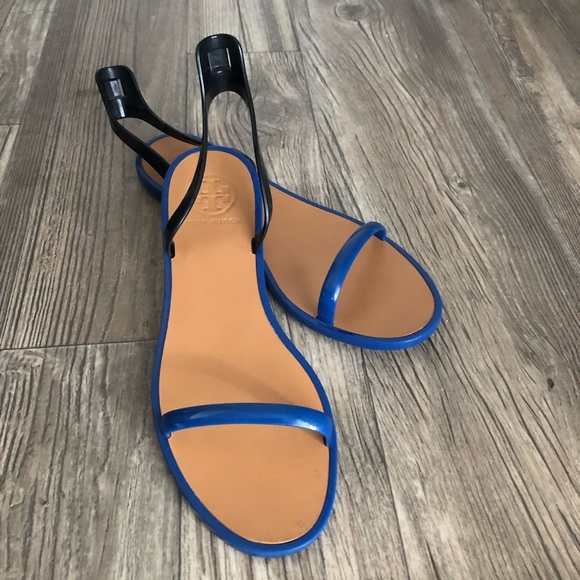 Tory Burch Shoes - Tory Burch flats 🥿 sandal